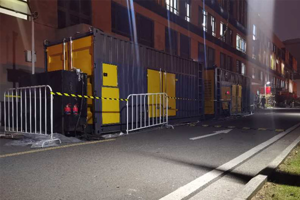 象山柴油发电机组的输出电压是如何调节的？